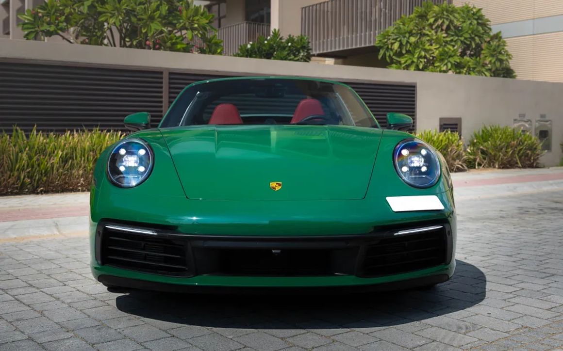 PORSCHE 911 TARGA 4 - image 2