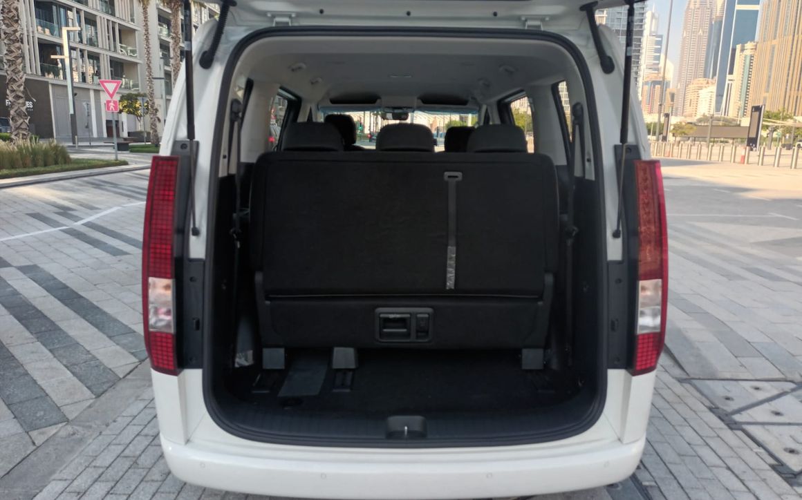Hyundai Staria - image 6