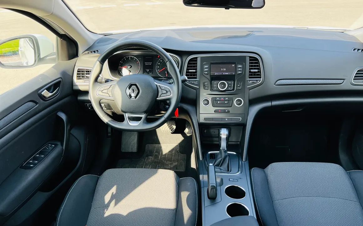 RENAULT MEGANE - image 6