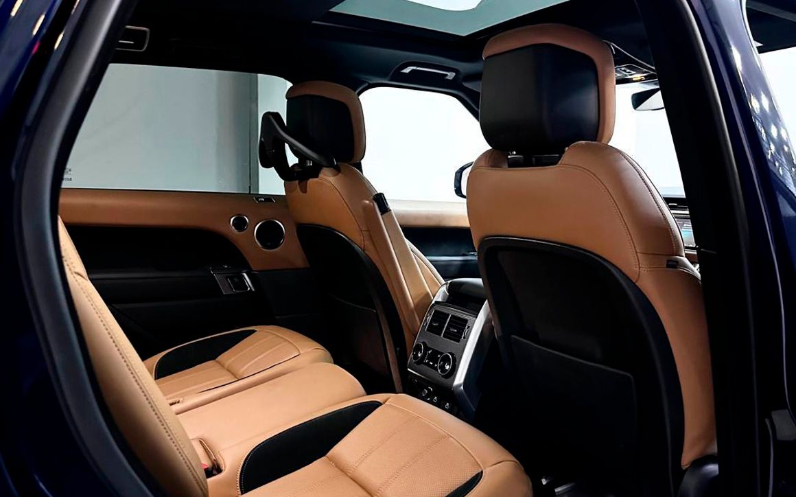 Range Rover Sport - image 8