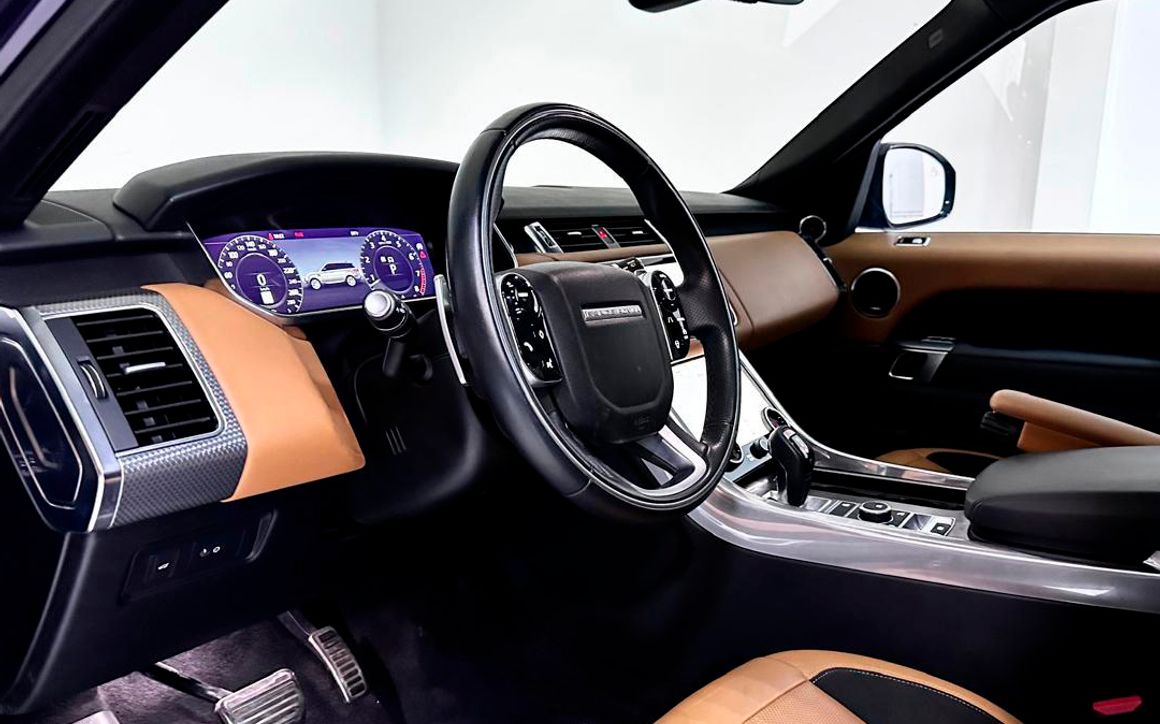 Range Rover Sport - image 6