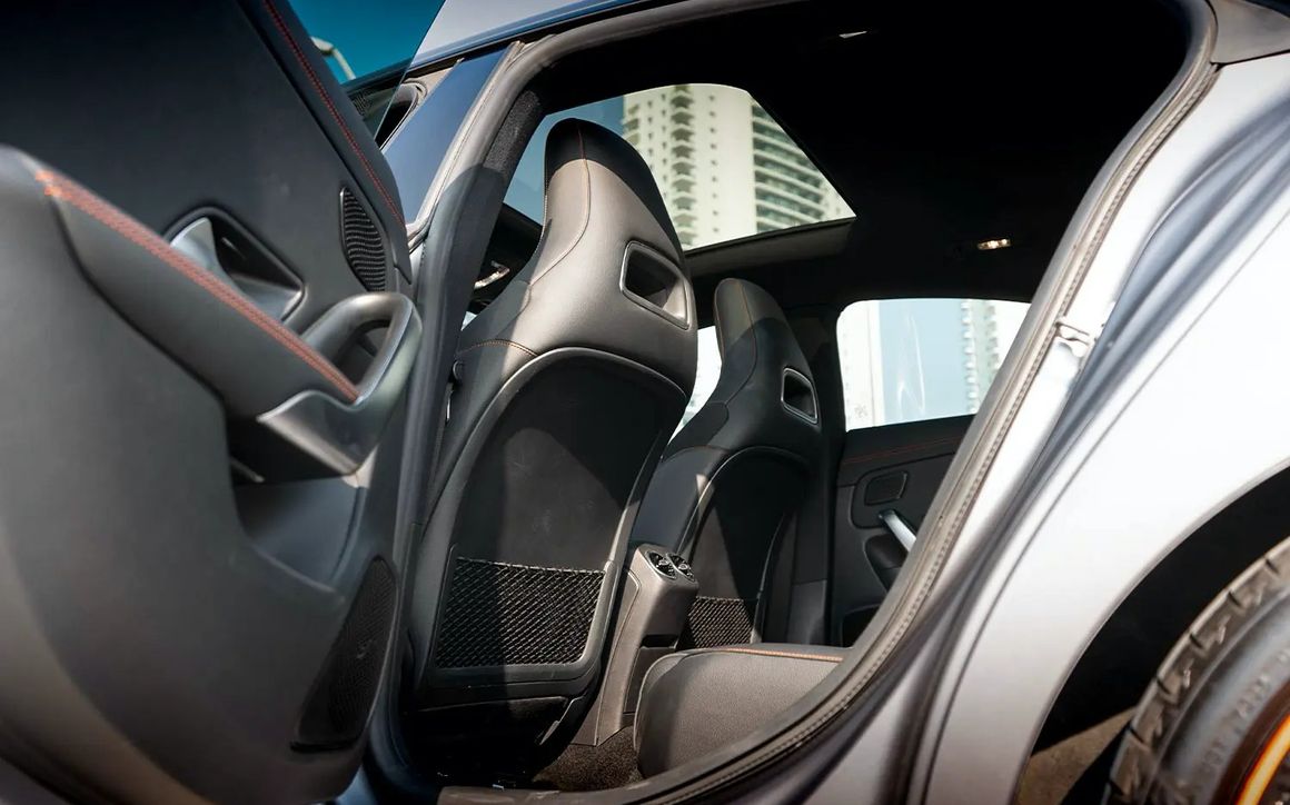 MERCEDES CLA250 - image 6