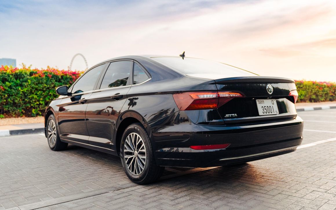 VOLKSWAGEN JETTA - image 2