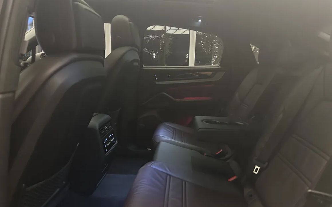 Porsche Cayenne - image 10