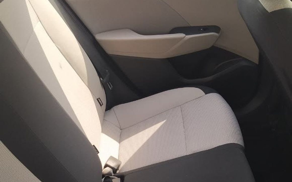 HYUNDAI ACCENT - image 5