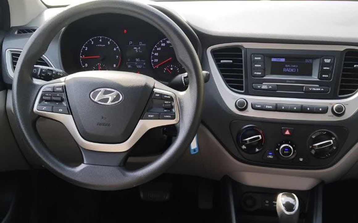 HYUNDAI ACCENT - image 3