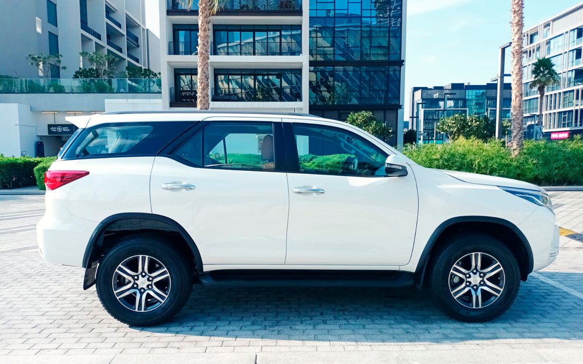 TOYOTA FORTUNER - image 5