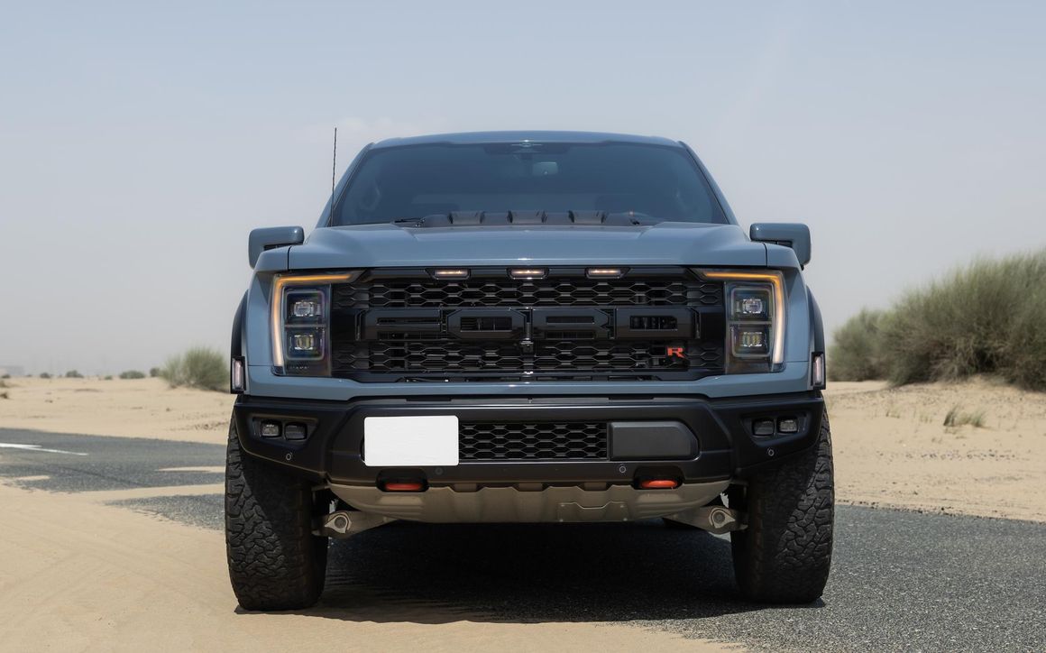 Ford F150 Raptor R - image 2