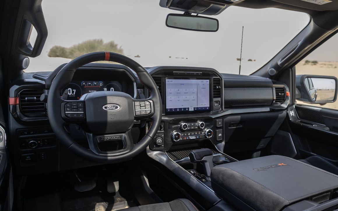Ford F150 Raptor R - image 13