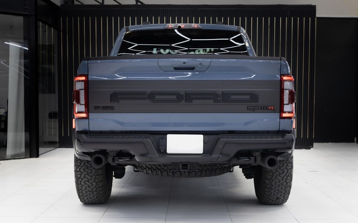 Ford F150 Raptor R - image 8