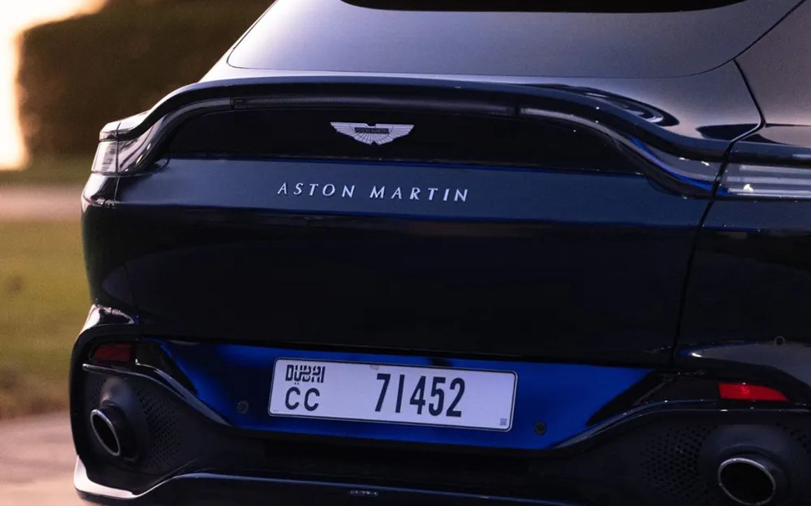 ASTON MARTIN DBX - image 4