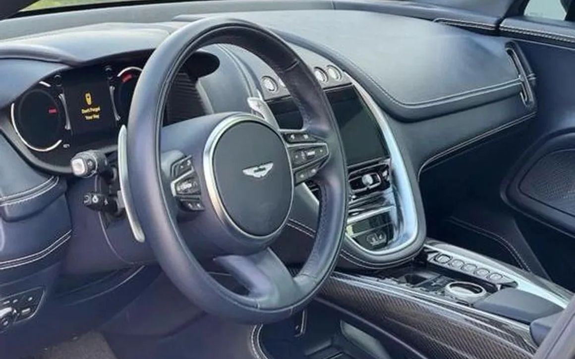 ASTON MARTIN DBX - image 7