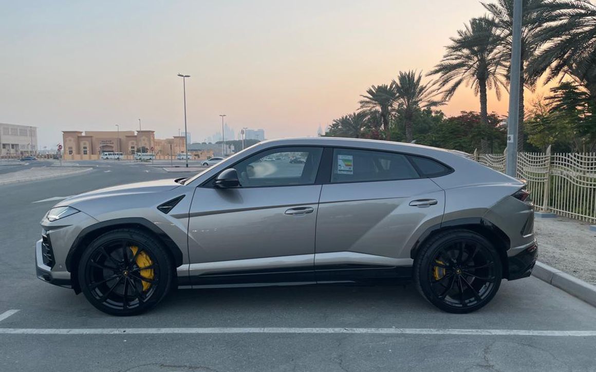 LAMBORGHINI URUS MY20 - image 2