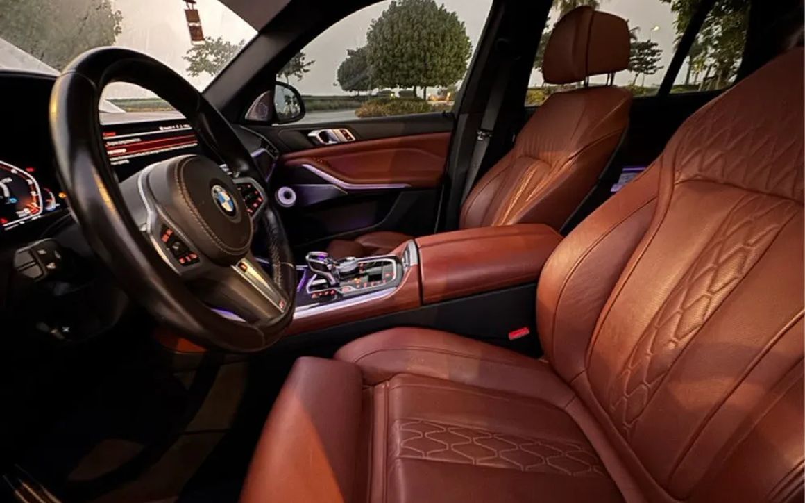 BMW X5 M50I - image 10