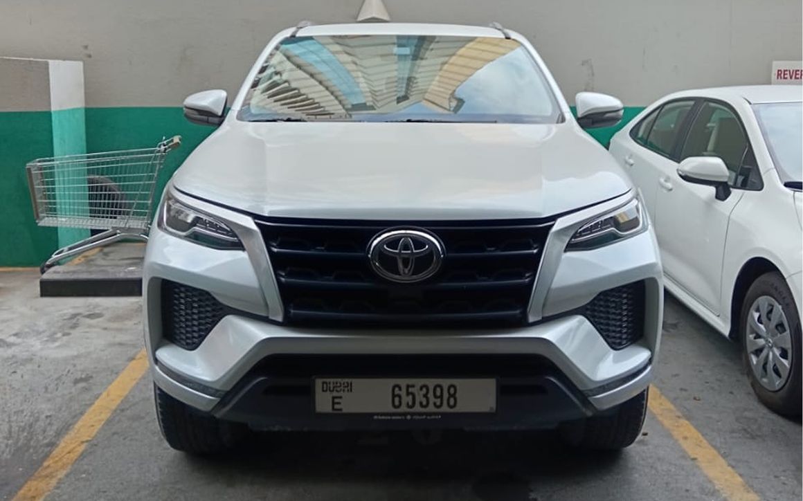 TOYOTA FORTUNER STD - image 2