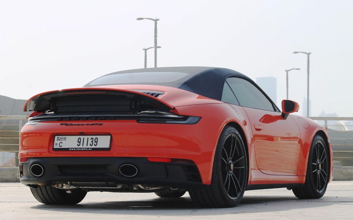 PORSCHE 911 CARRERA 4GTS - image 6