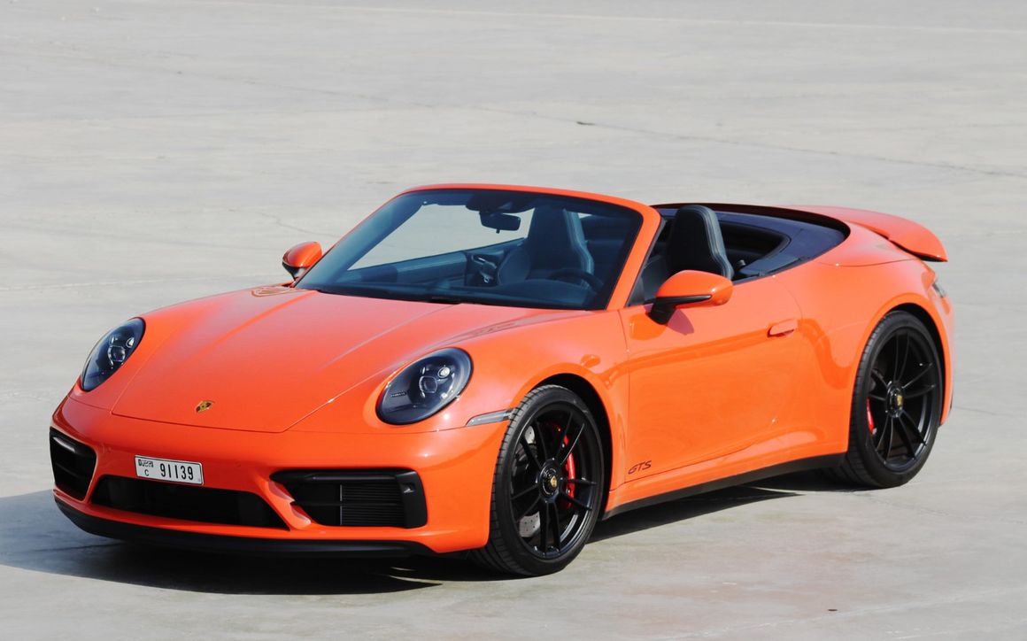 PORSCHE 911 CARRERA 4GTS - image 1