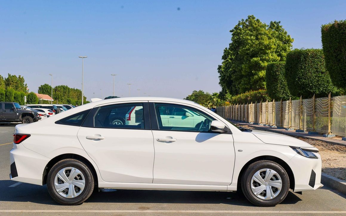 Toyota Yaris - image 4