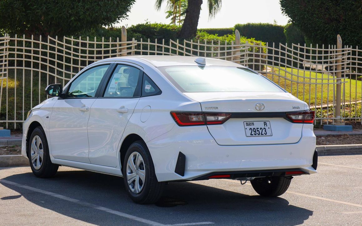 Toyota Yaris - image 8