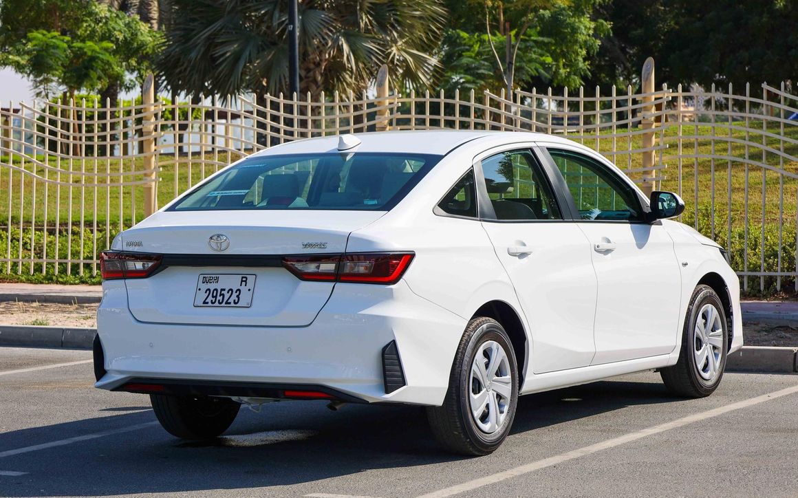 Toyota Yaris - image 10