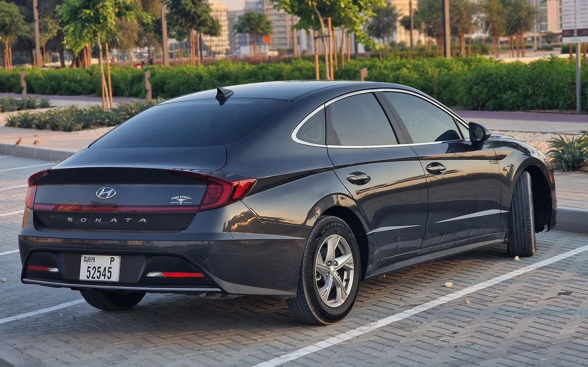 Hyundai Sonata SE - image 5
