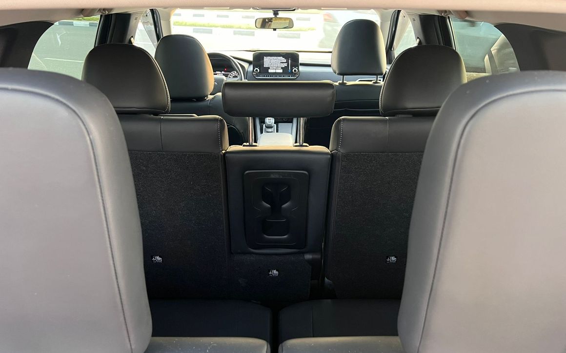MITSUBISHI OUTLANDER - image 6
