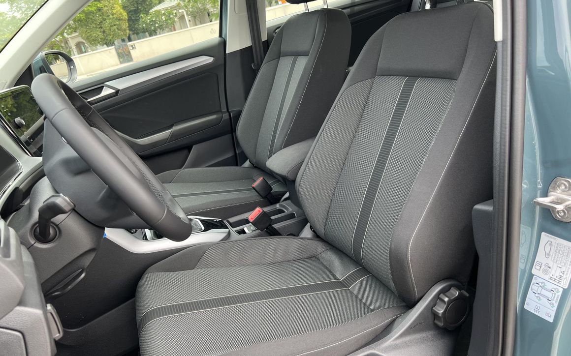 Volkswagen T-ROC - image 11