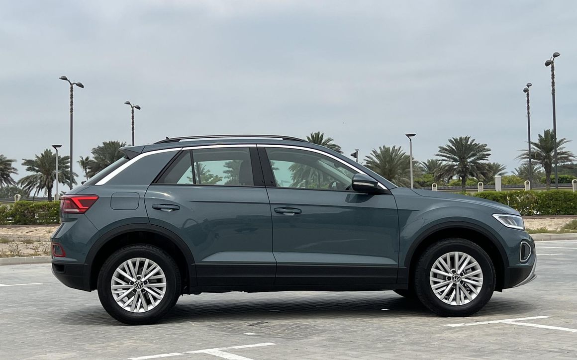 Volkswagen T-ROC - image 2