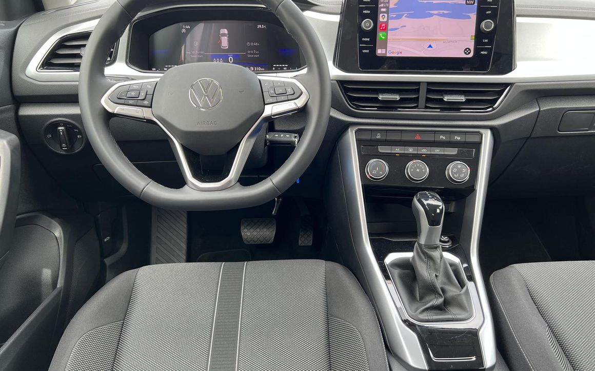 Volkswagen T-ROC - image 12