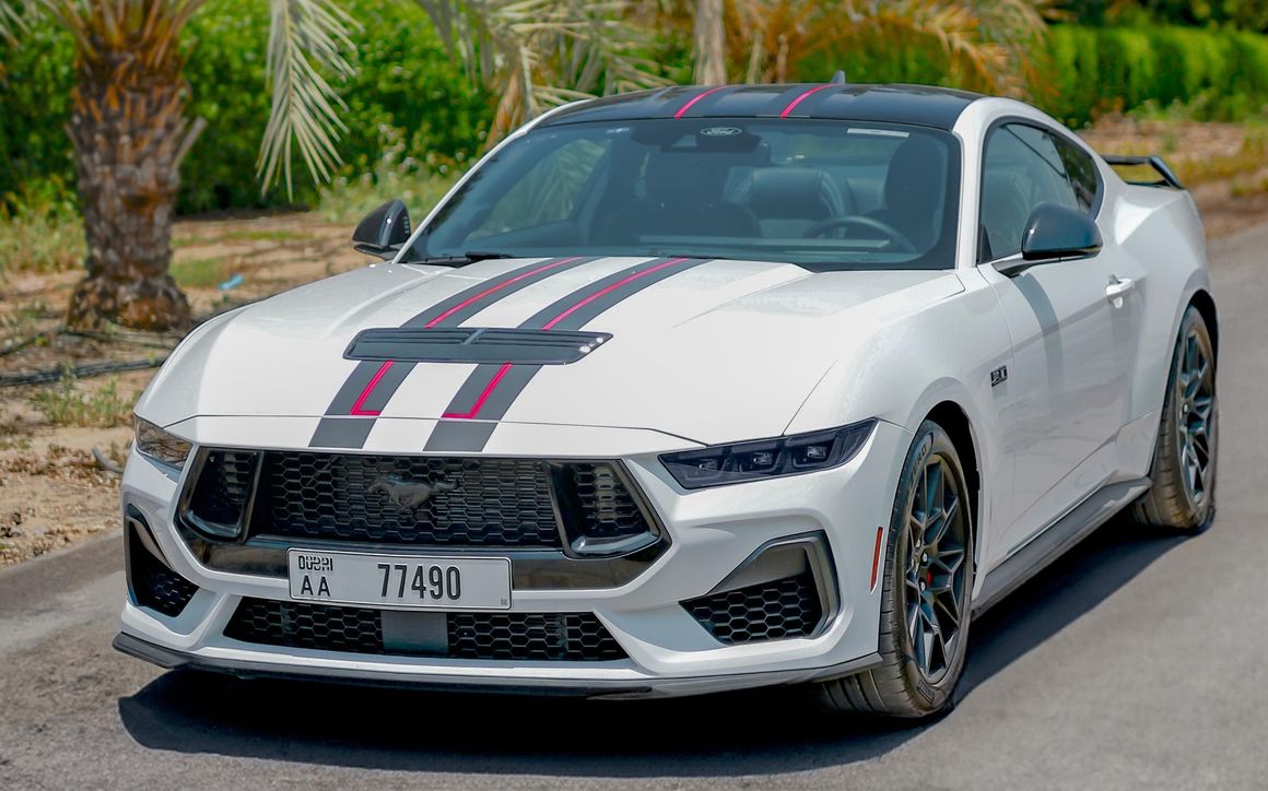 FORD MUSTANG GT V8 - image 2