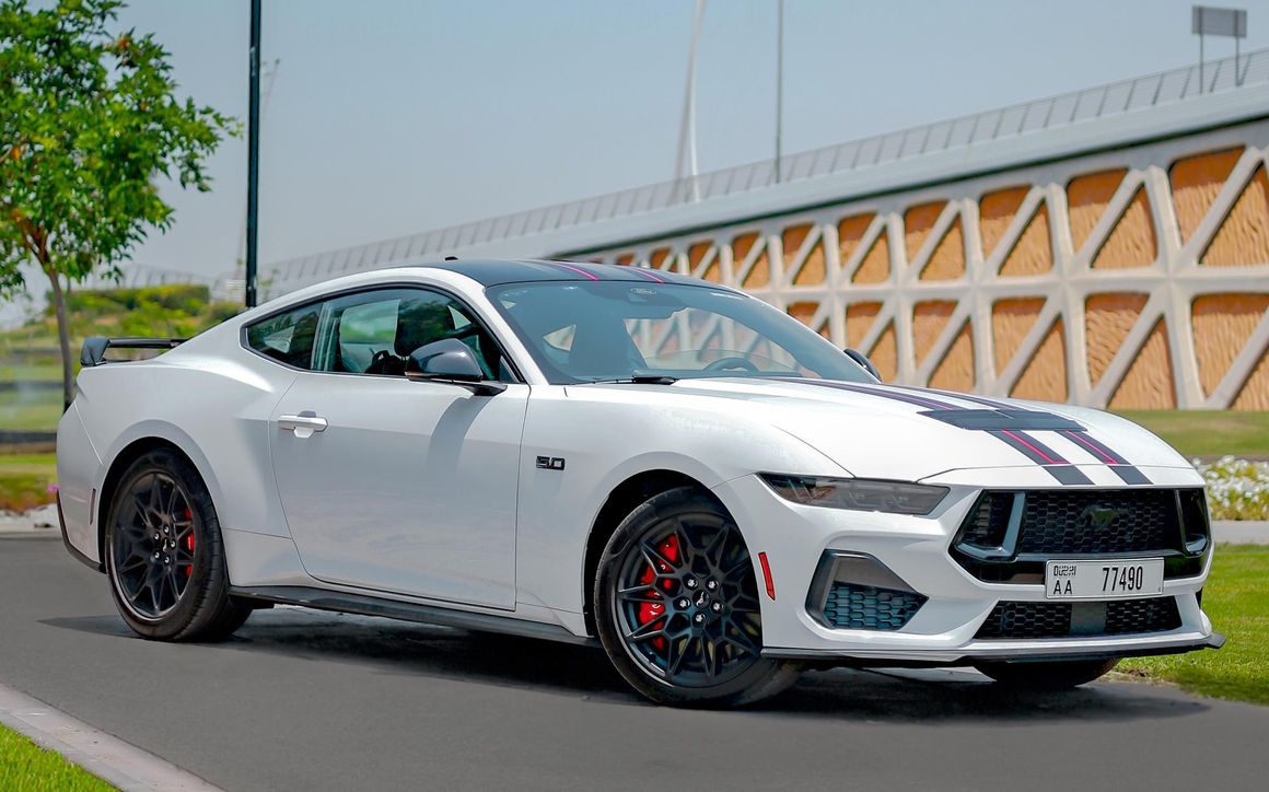 FORD MUSTANG GT V8 - image 1