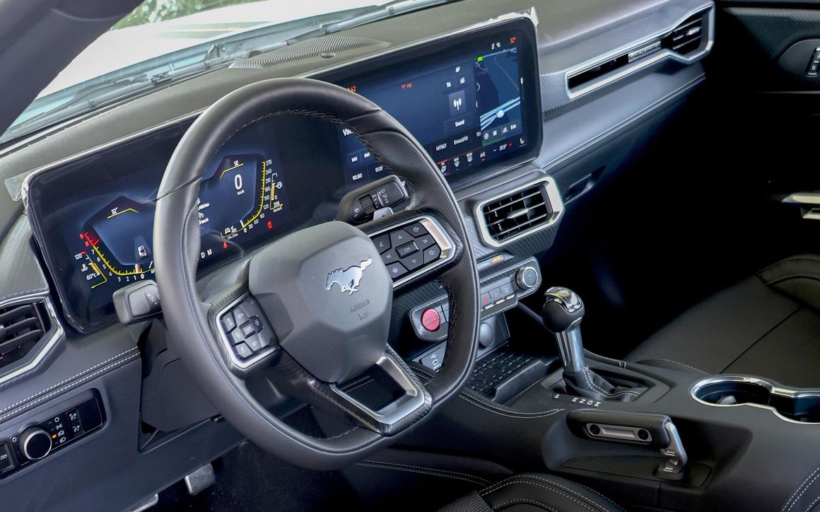 FORD MUSTANG GT V8 - image 10