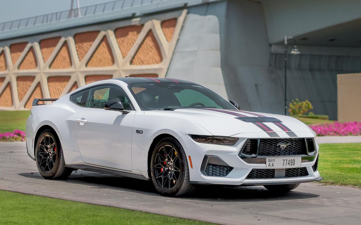 FORD MUSTANG GT V8 - image 5