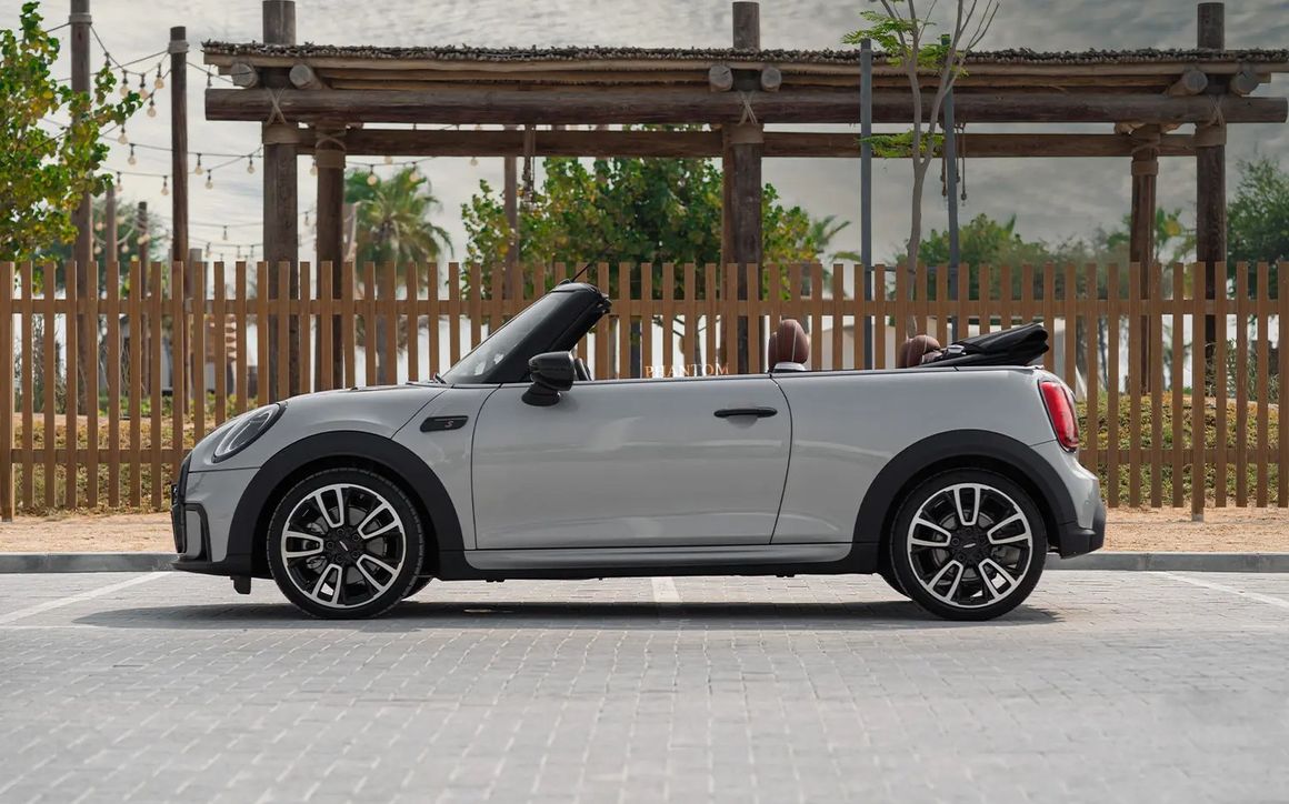 Mini Cooper S Convertible - image 2