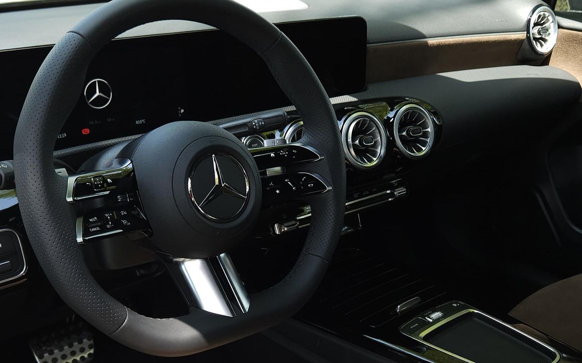 Mercedes A200 - image 12