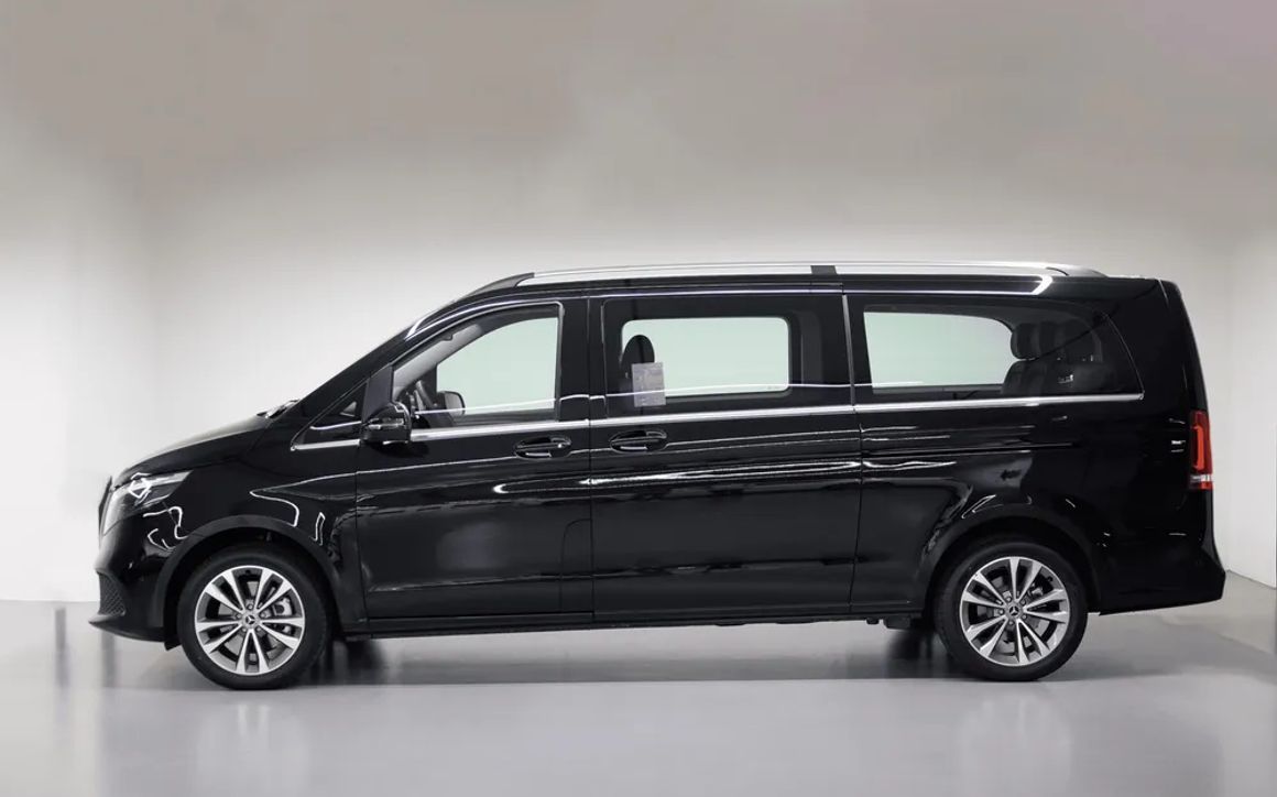 Mercedes V250 - image 2