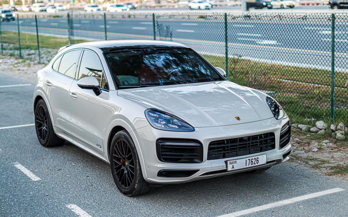 Porsche Cayenne GTS - image 1