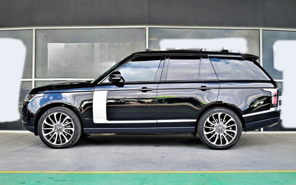 Range Rover Vogue (HSE) - image 2