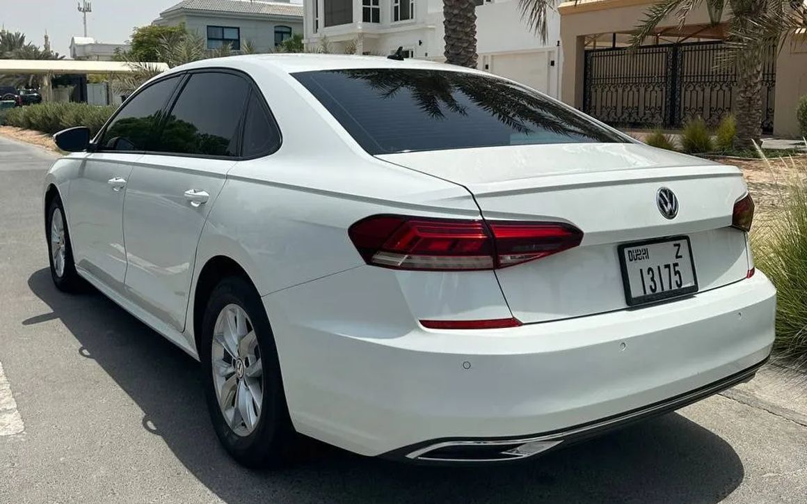 VOLKSWAGEN PASSAT - image 2