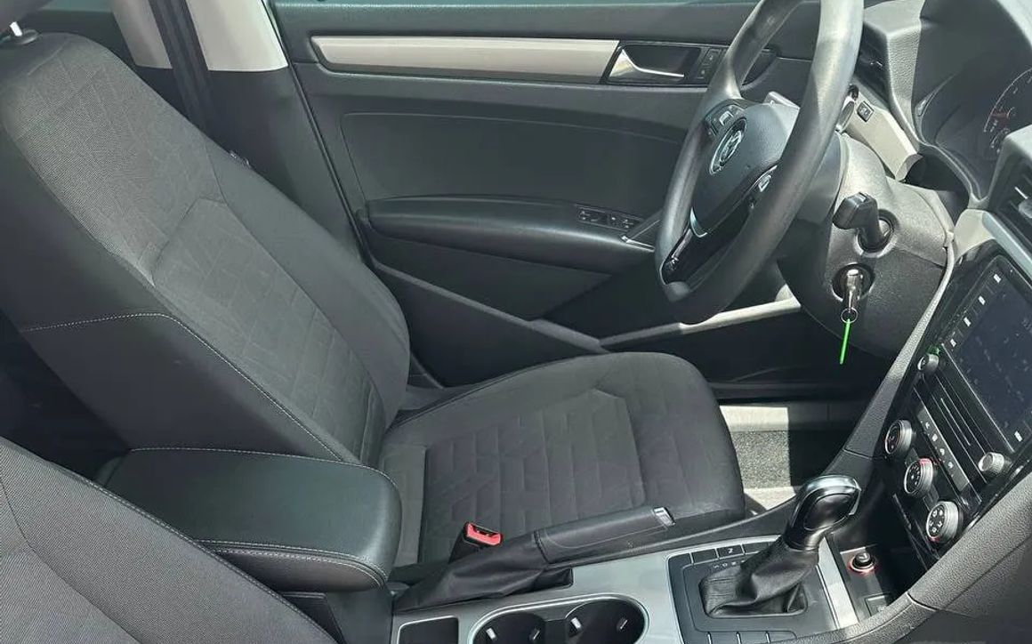 VOLKSWAGEN PASSAT - image 3