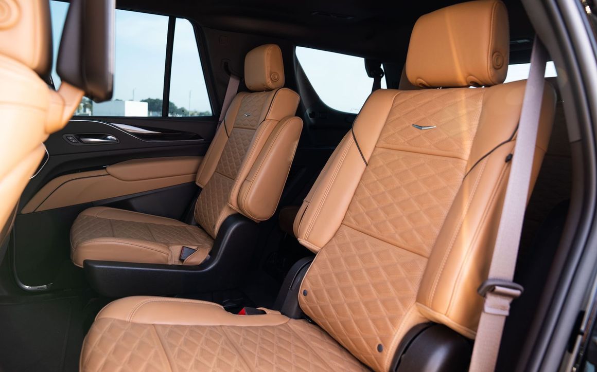 Cadillac Escalade Sport - image 8