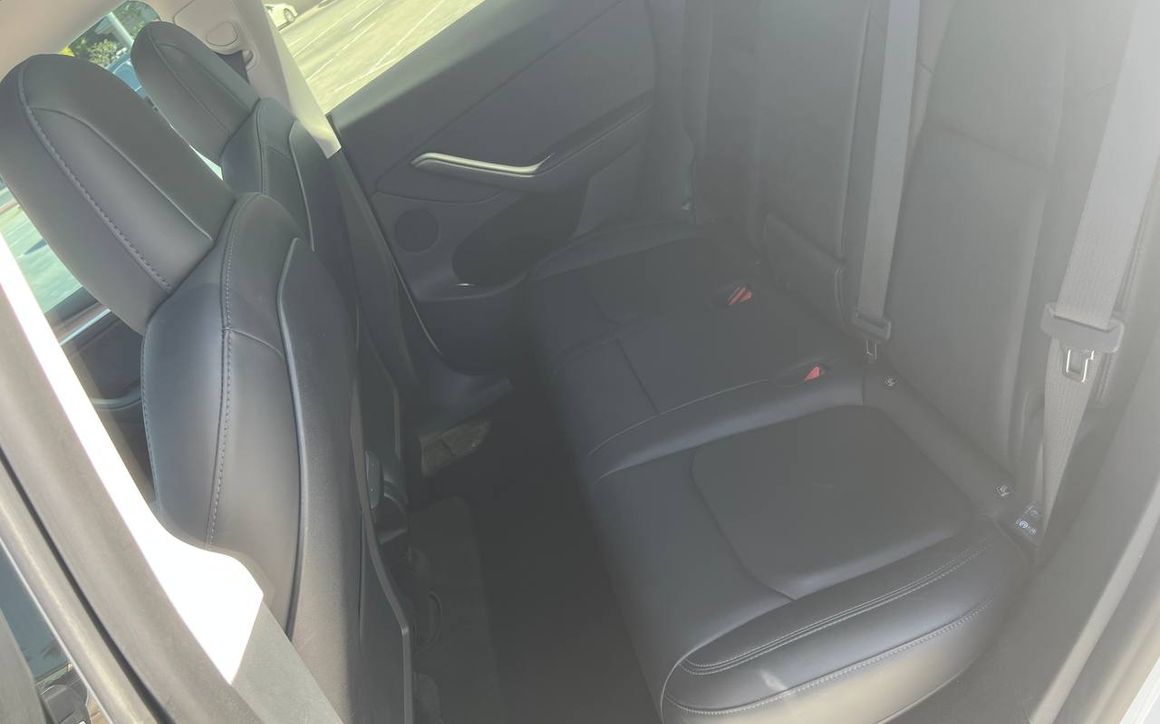 TESLA MODEL Y LONG - image 14