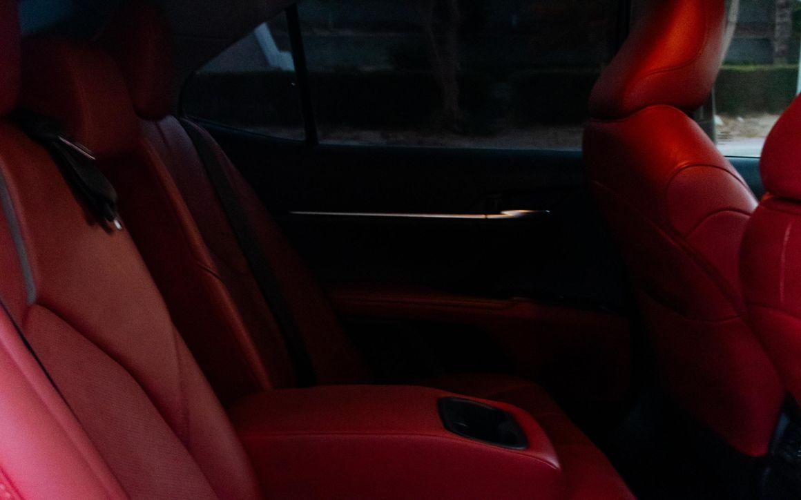 Toyota Camry - image 9