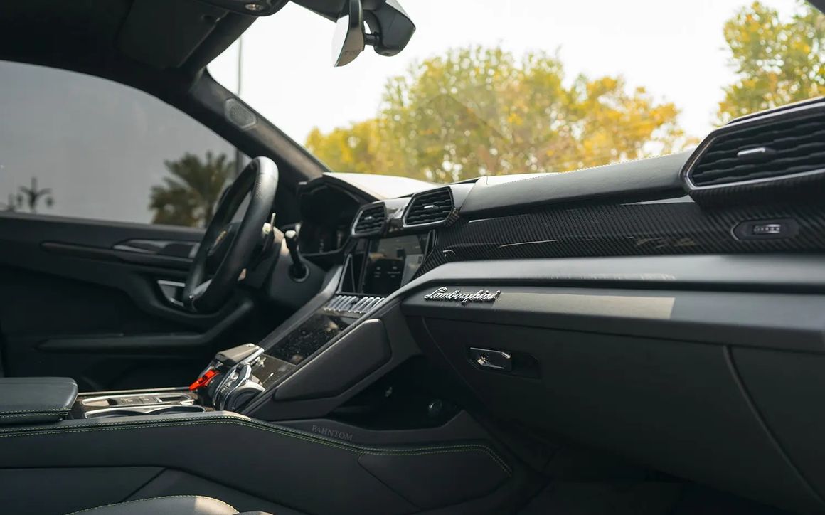 LAMBORGHINI URUS - image 5