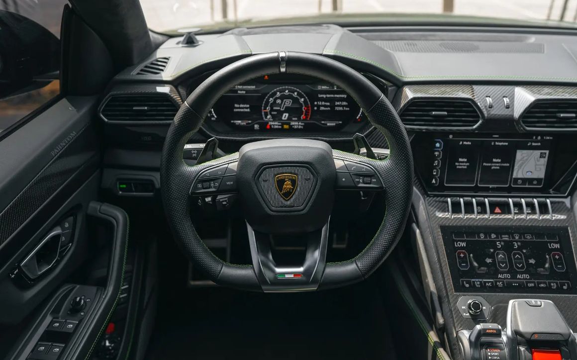 LAMBORGHINI URUS - image 9