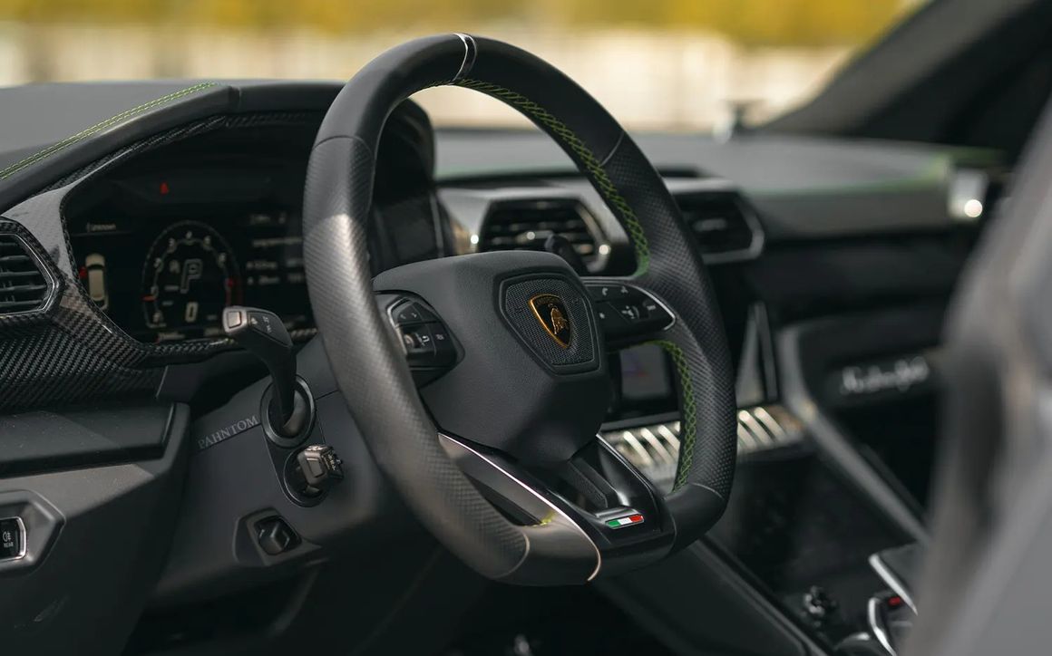 LAMBORGHINI URUS - image 8