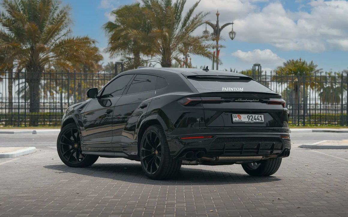 LAMBORGHINI URUS - image 4