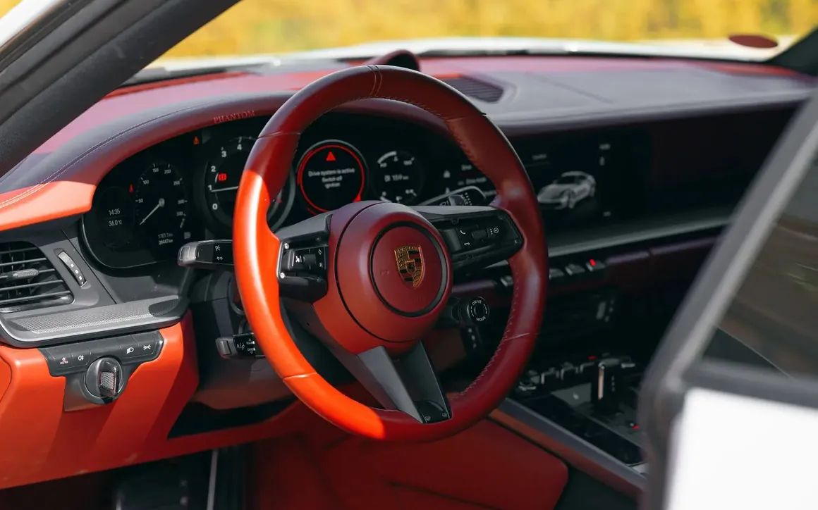 PORSCHE 911 - image 7