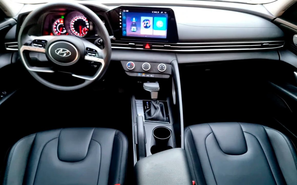 HYUNDAI ELANTRA - image 3