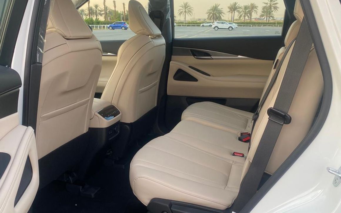 Infiniti QX60 - image 11